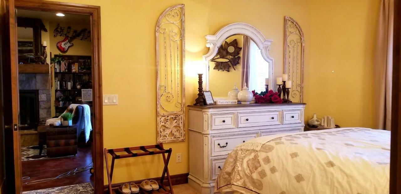 Chateau Du Pikes Peak, A Tuscany Retreat Colorado Springs Esterno foto